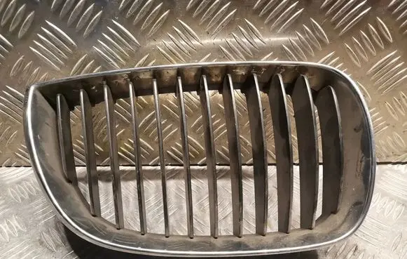 BMW 1 E81 E87 Quarter panel pressure vent 7077130