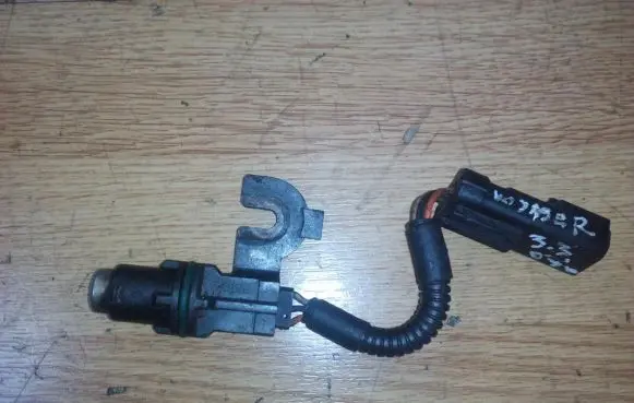 Chrysler Voyager Camshaft position sensor 4686353