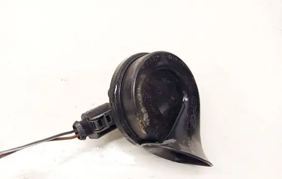 Volkswagen PASSAT B6 Horn signal E1000209