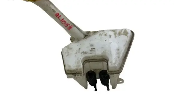Toyota Yaris Windshield washer fluid reservoir/tank E9001062