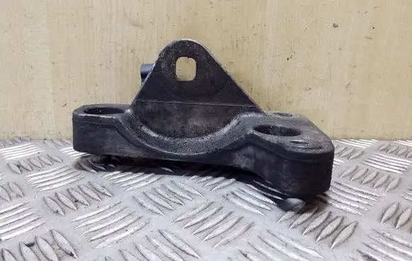 Volkswagen Transporter - Caravelle T5 Engine mounting bracket 7H0199207B