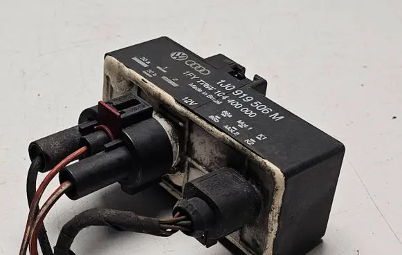 Coolant fan relay