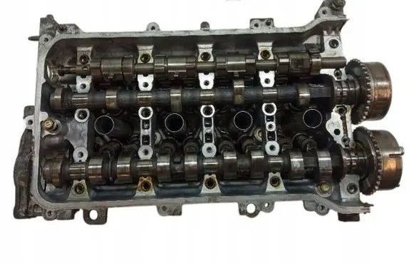 Toyota Avensis T270 Engine head 