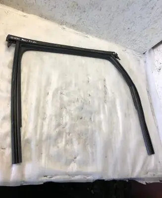 Audi A4 S4 B9 8W Rubber seal rear door window/glass 8w9839439d