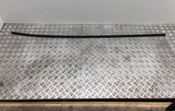 Roof trim bar molding cover