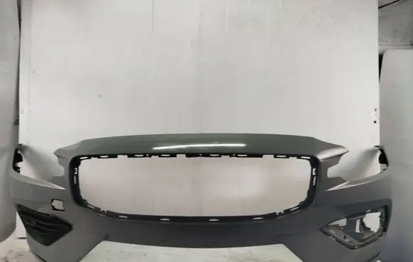 Volvo V60 Front bumper 31690589