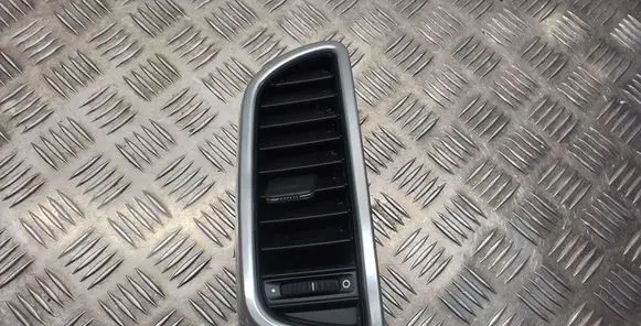 Porsche Cayenne (92A) Dash center air vent grill 7P5819727C