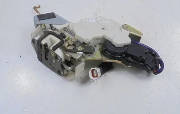 Suzuki Liana Rear door lock
