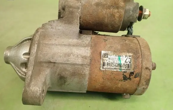 Mitsubishi Lancer Starter motor MR994325M000T30771