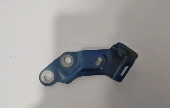 Skoda Kamiq Fender mounting bracket 654821149A 654821149