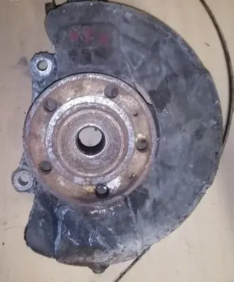 Volvo XC70 Front wheel hub spindle knuckle