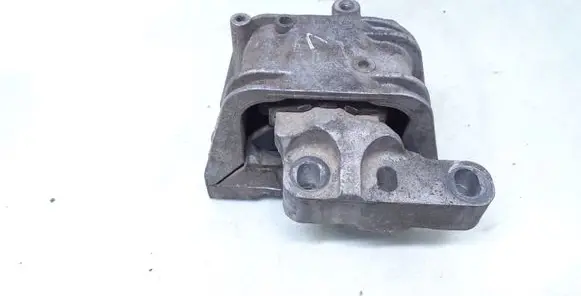 Volkswagen PASSAT B6 Engine mount bracket 1K0199262P