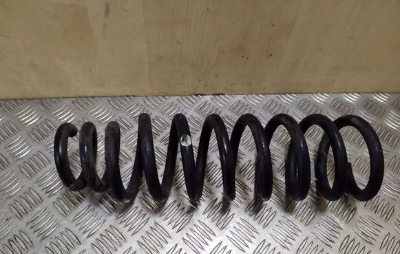 Volkswagen Touareg I Front coil spring