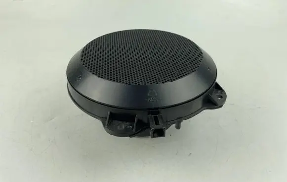 Jaguar XJ X350 Parcel shelf speaker 2R8318808BC 2R83-18808-BC