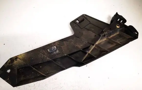 Volvo XC70 Front bumper mounting bracket 30796387