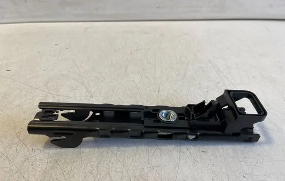 Audi Q3 F3 Seat belt adjustment rail 4M0857819A