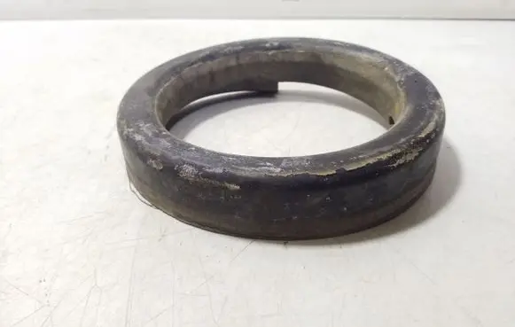 Volvo S60 Rear coil spring rubber mount 9157503