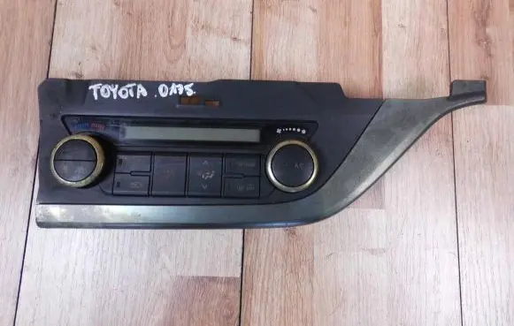 Toyota Auris E180 Climate control unit 5590002460