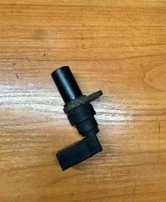 BMW 5 E39 Crankshaft position sensor 2247926 1362