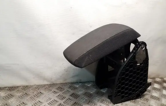 Skoda Octavia Mk2 (1Z) Armrest 1Z0864207D