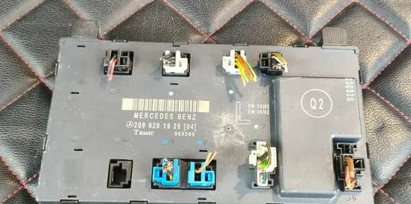 Mercedes-Benz CLK A209 C209 Door control unit/module 2098201926 353380