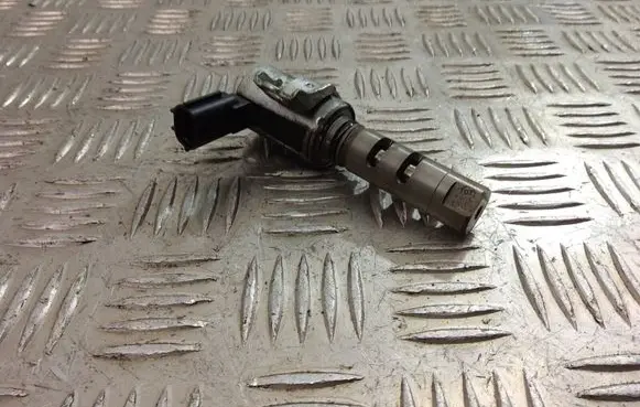 Lexus GS 300 350 430 450H Camshaft vanos timing valve 1534031020