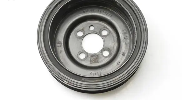 Volkswagen PASSAT B8 Crankshaft pulley 04L105243