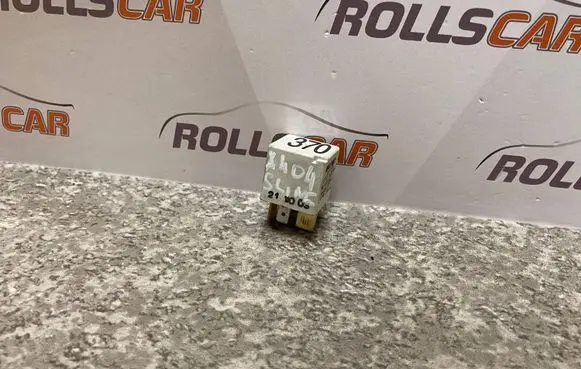 Audi A4 S4 B6 8E 8H Other relay 8D0951253