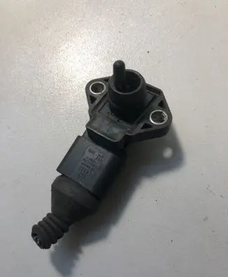 Volkswagen PASSAT B5 Air pressure sensor 0281002177