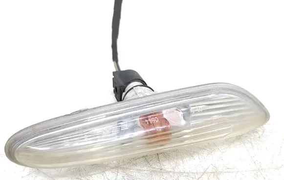 BMW 5 E60 E61 Front fender indicator light 8382104