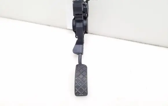 Audi A3 S3 8L Accelerator throttle pedal 1J2721503B