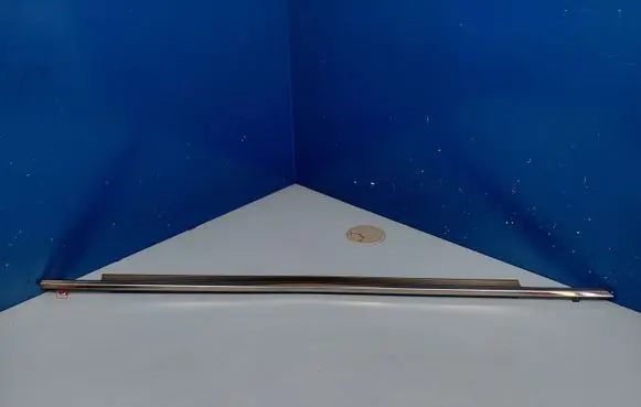 Front door glass trim molding