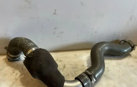 Intercooler hose/pipe