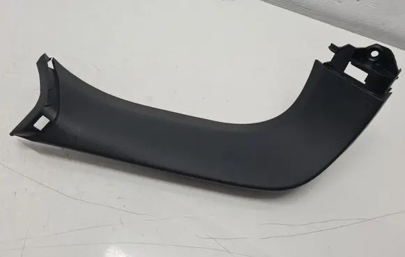 Hyundai Santa Fe Tailgate/trunk side cover trim 817302W500