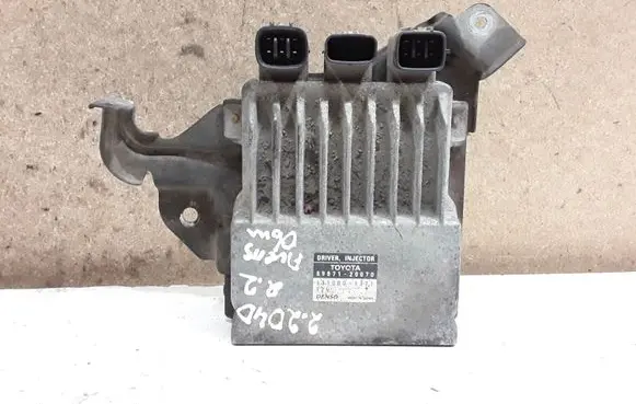 Toyota Avensis T250 Fuel injection control unit/module 8987120070