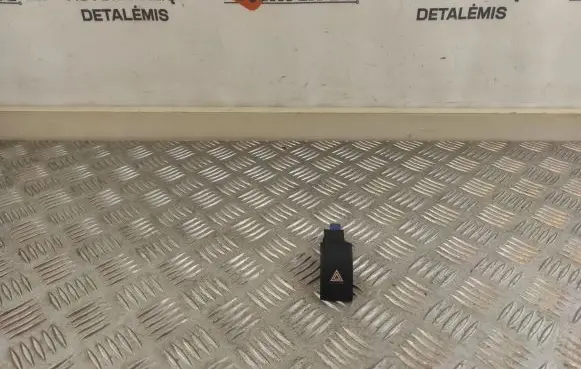 Toyota RAV 4 (XA50) Hazard light switch