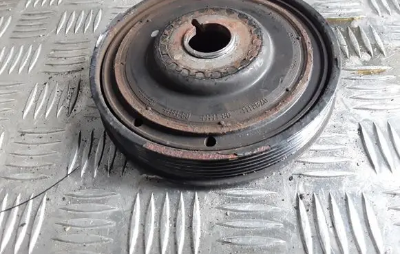 Nissan Qashqai Crankshaft pulley 8200552236