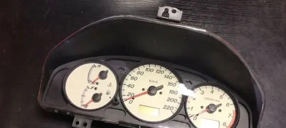 Speedometer (instrument cluster)