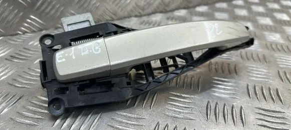 Opel Astra H Front door exterior handle 