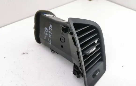 Volvo XC60 Dashboard side air vent grill/cover trim 1006805 06781