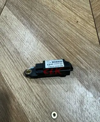Mercedes-Benz CLK A208 C208 Airbag deployment crash/impact sensor 0018200726 002819