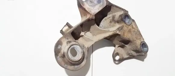 Volkswagen PASSAT B5 Engine mounting bracket 4b0199352b