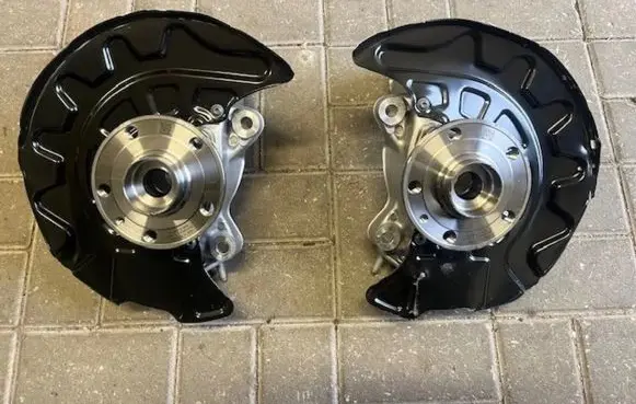 Audi A4 S4 B5 8D Rear wheel hub 5WA407257A