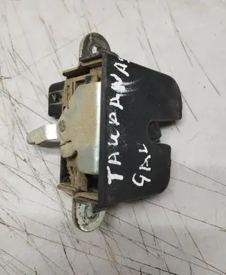 Volkswagen Touran I Tailgate/trunk/boot lock/catch/latch 1T0827505D