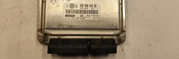 Volkswagen Golf IV Engine control unit/module 038906019CR 28SA5399 0281010663
