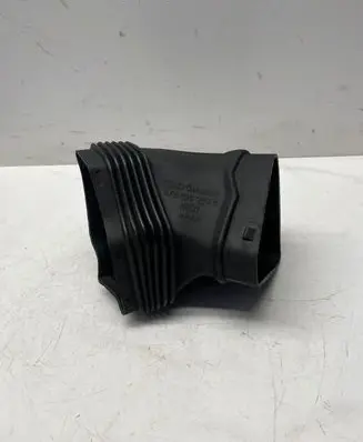 Audi A6 S6 C6 4F Air intake duct part 4F0129739B