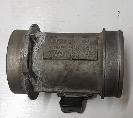 Audi A4 S4 B6 8E 8H Mass air flow meter 059906461D Afh7025c