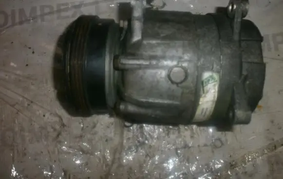Renault Megane I Air conditioning (A/C) compressor (pump) 7700273320