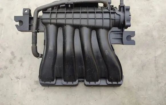Renault Fluence Intake manifold CZ00A
