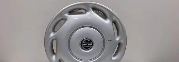Volvo S40, V40 R14 wheel hub/cap/trim 30813130